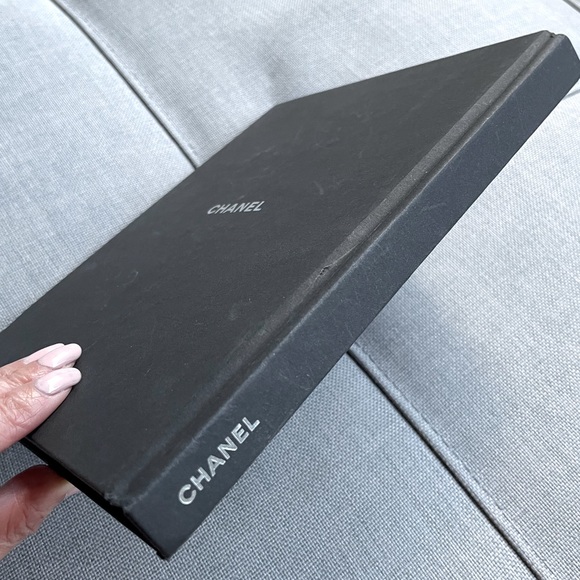 Chanel Vintage Deluxe Watch Book/Catalogue - Picture 5 of 11